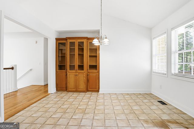 12 Buckland Court, White, GA 30184