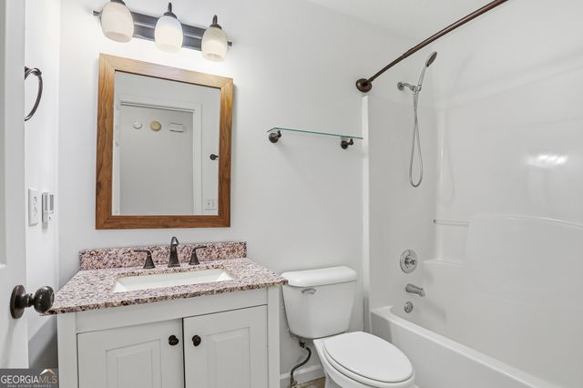 12 Buckland Court, White, GA 30184