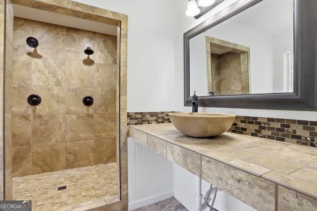 12 Buckland Court, White, GA 30184