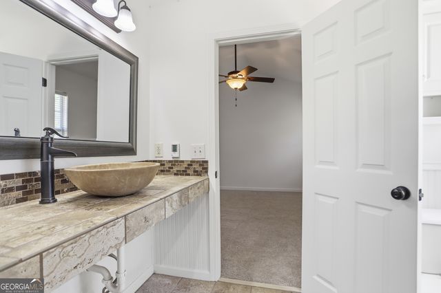 12 Buckland Court, White, GA 30184