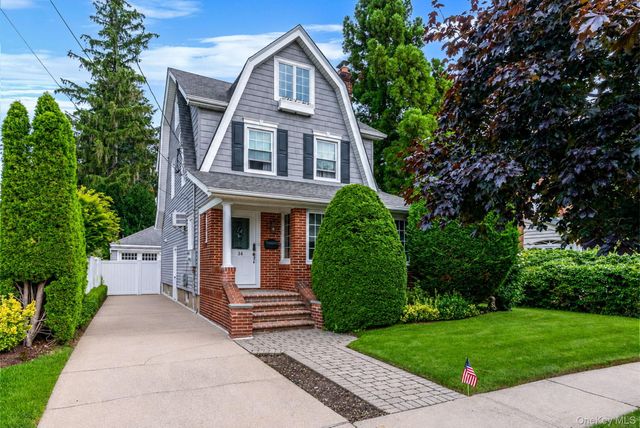 34 Drake Street, Malverne, NY 11565