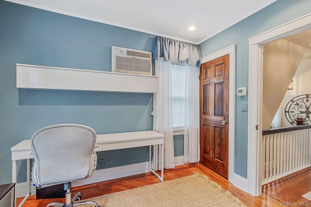 34 Drake Street, Malverne, NY 11565