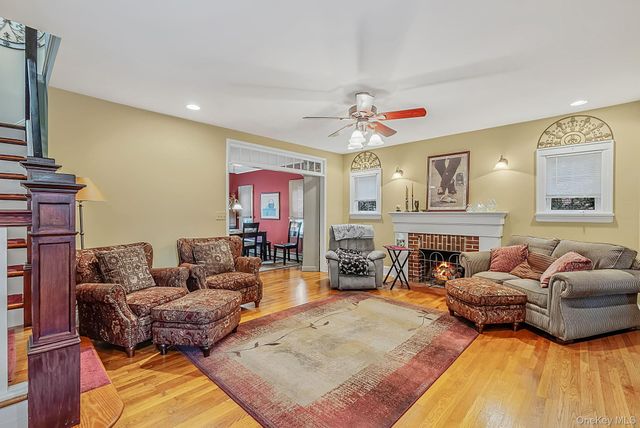 34 Drake Street, Malverne, NY 11565