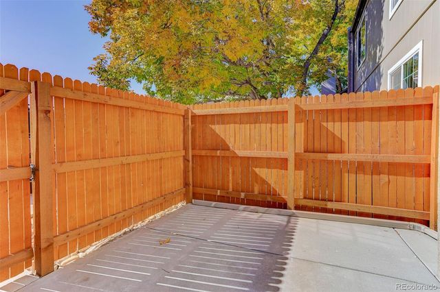 2301 E Fremont Avenue S02, Centennial, CO 80122