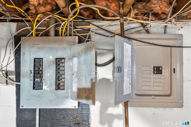 7 Ipswich Street, West Haven, CT 06516