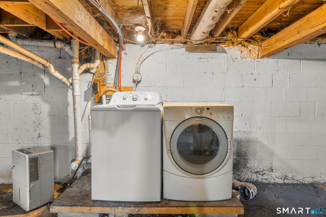 7 Ipswich Street, West Haven, CT 06516