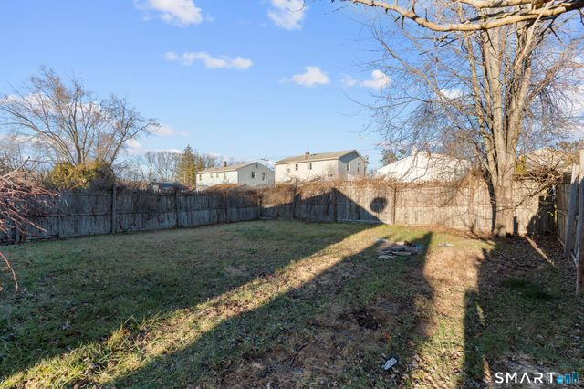 7 Ipswich Street, West Haven, CT 06516