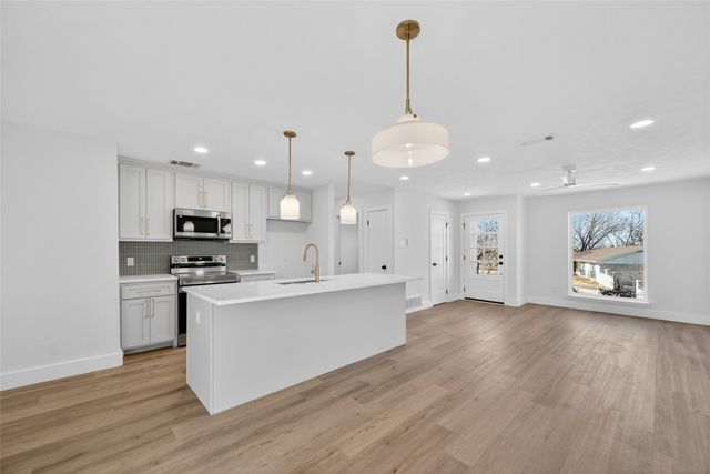 642 Botany Bay Drive, Dallas, TX 75211