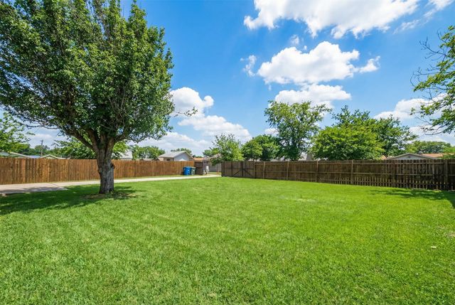 642 Botany Bay Drive, Dallas, TX 75211