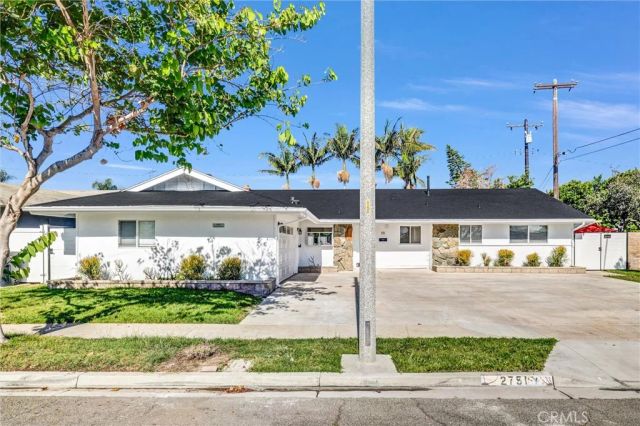 2751 San Carlos, Costa Mesa, CA 92626