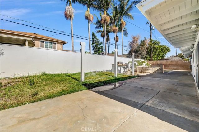 2751 San Carlos, Costa Mesa, CA 92626