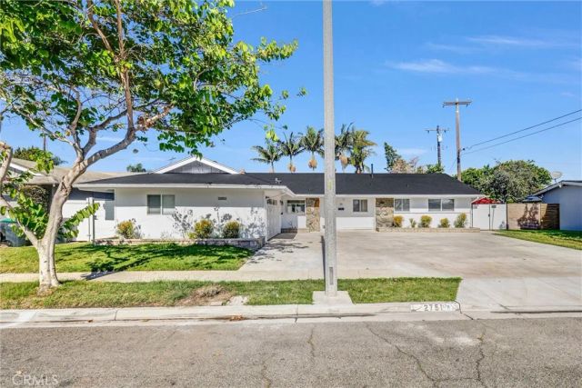 2751 San Carlos, Costa Mesa, CA 92626