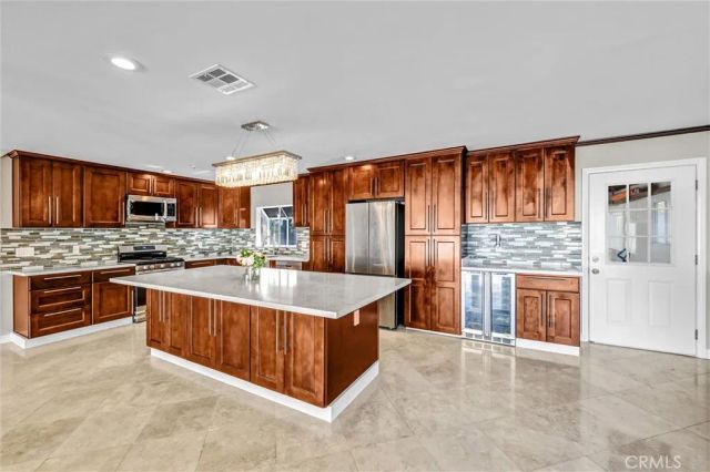 2751 San Carlos, Costa Mesa, CA 92626