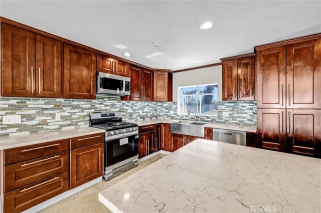 2751 San Carlos, Costa Mesa, CA 92626