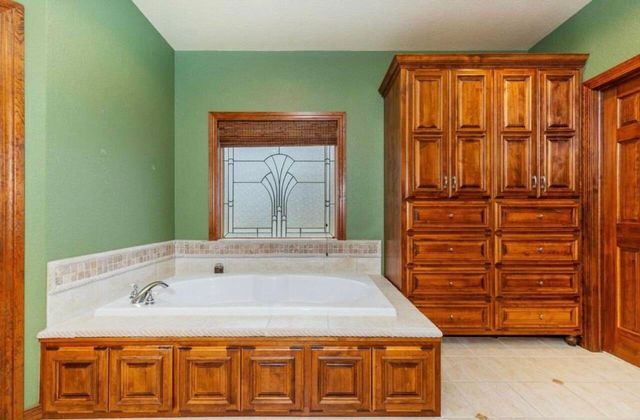 5069 Lake Breeze Road, Grove, OK 74344