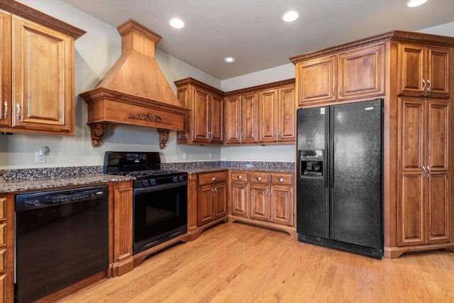 5069 Lake Breeze Road, Grove, OK 74344