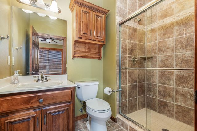 5069 Lake Breeze Road, Grove, OK 74344