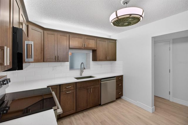 7645 SUN ISLAND DRIVE S 103, South Pasadena, FL 33707