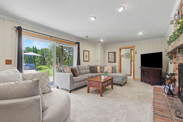 2770 Leonard Street, Marne, MI 49435