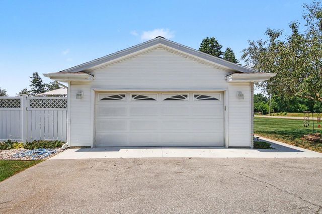 2770 Leonard Street, Marne, MI 49435