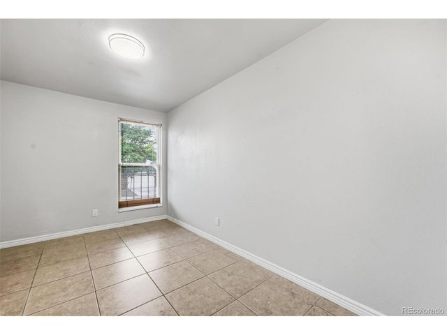 16683 E Kansas Dr, Aurora, CO 80017