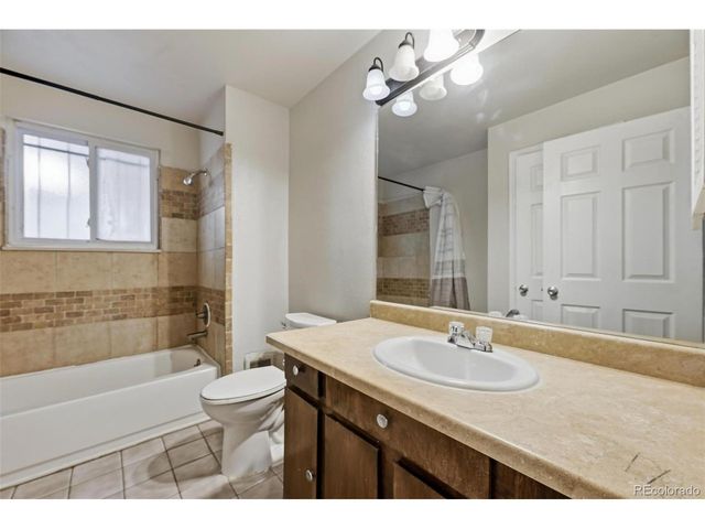 16683 E Kansas Dr, Aurora, CO 80017
