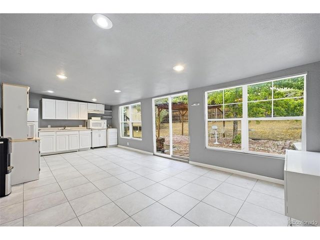 16683 E Kansas Dr, Aurora, CO 80017