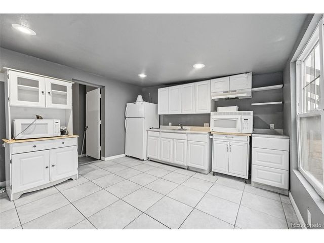 16683 E Kansas Dr, Aurora, CO 80017