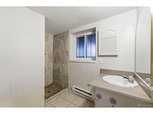 16683 E Kansas Dr, Aurora, CO 80017