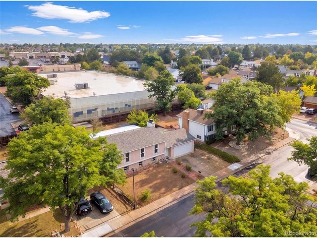 16683 E Kansas Dr, Aurora, CO 80017