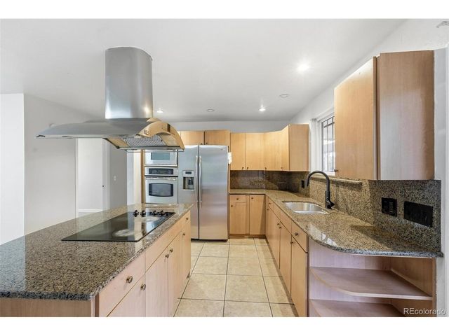 16683 E Kansas Dr, Aurora, CO 80017