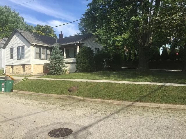 402 Porter Street, Lemont, IL 60439