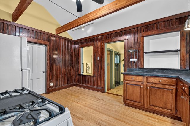 402 Porter Street, Lemont, IL 60439