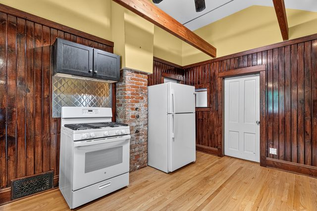 402 Porter Street, Lemont, IL 60439
