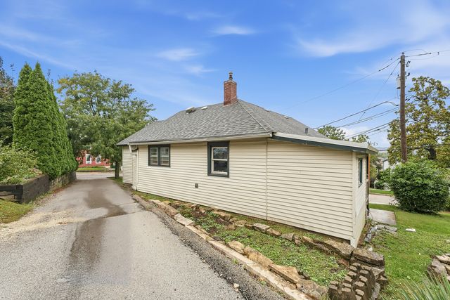 402 Porter Street, Lemont, IL 60439