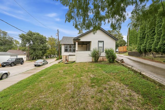 402 Porter Street, Lemont, IL 60439