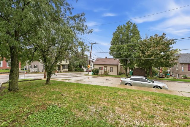 402 Porter Street, Lemont, IL 60439