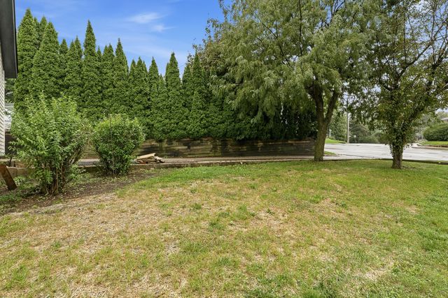 402 Porter Street, Lemont, IL 60439