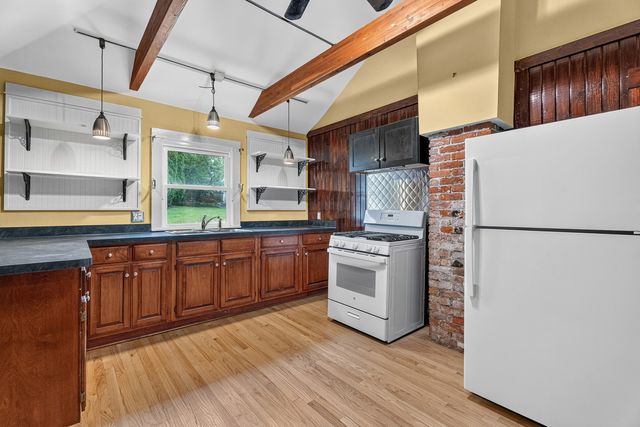 402 Porter Street, Lemont, IL 60439