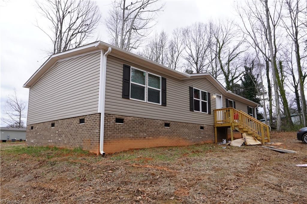 380 Avenue J, Lexington, NC 27292