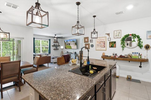 660 HICKORY COURSE LOOP, Ocala, FL 34472