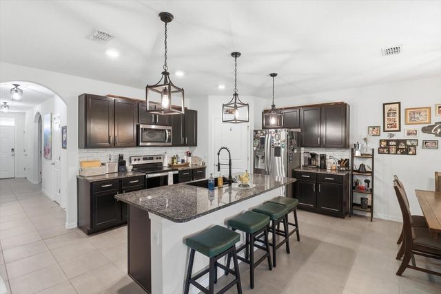 660 HICKORY COURSE LOOP, Ocala, FL 34472