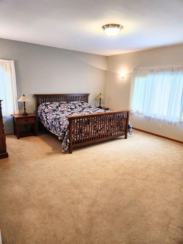 6912 Valiant Drive, Windsor, WI 53598