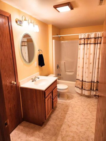 6912 Valiant Drive, Windsor, WI 53598