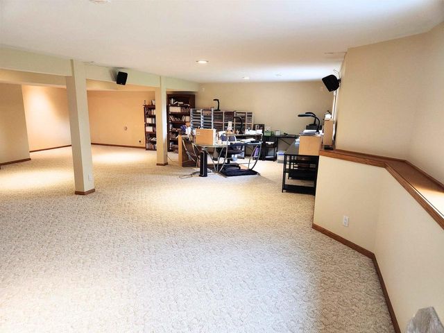 6912 Valiant Drive, Windsor, WI 53598