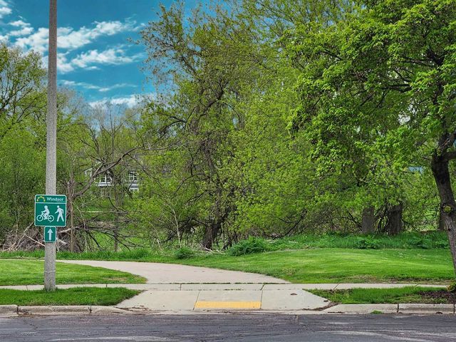 6912 Valiant Drive, Windsor, WI 53598