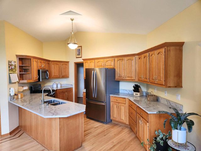 6912 Valiant Drive, Windsor, WI 53598