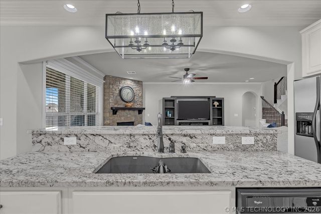 14484 S Lakewood Avenue, Bixby, OK 74008