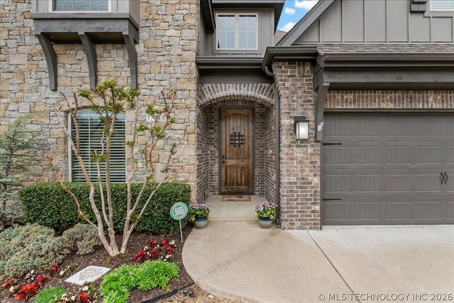 14484 S Lakewood Avenue, Bixby, OK 74008