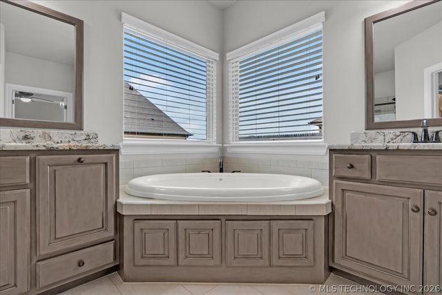 14484 S Lakewood Avenue, Bixby, OK 74008